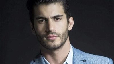 ازاي بنتين هيقعدوا بين خمس رجاله