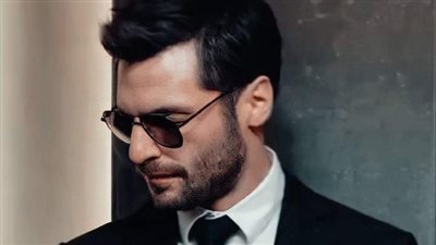 عايز واحده تكون فقيره 