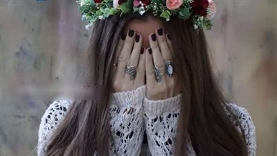 ازاي بس يا ماما هيتجوزني من غير ما يشوفني ؟