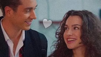 يدخل بهيبته وغرور المعتادين