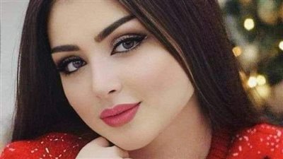 الطفله والثلاثيني