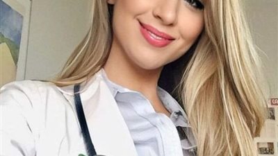سيدة رفض اولادها غسلها وډفنها.. فقامت هذه الممرضه بالتطوع لغسلها